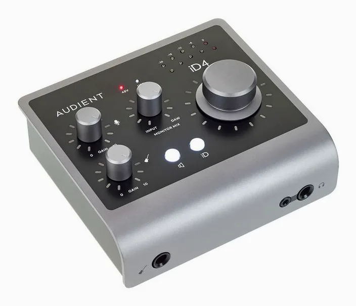 Audient iD4 MKII, widok 3