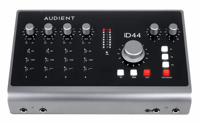 Audient iD44 MKII, widok 2