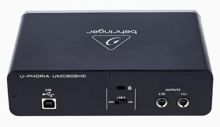 Behringer U-Phoria UMC202HD, widok 4
