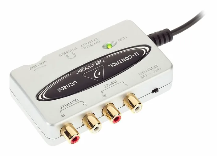 Behringer U-Control UCA202, widok 3