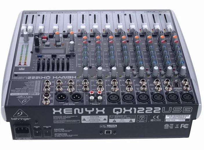 Behringer Xenyx QX1222USB, widok 3