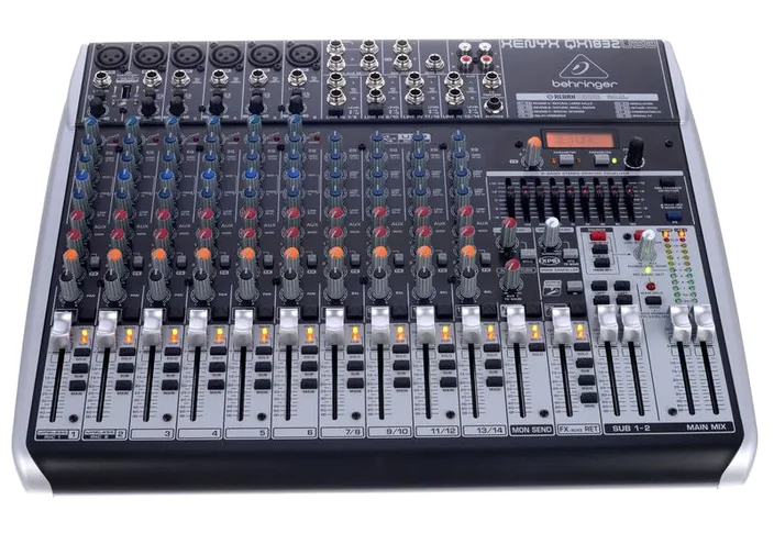 Behringer Xenyx QX1832USB, widok 2