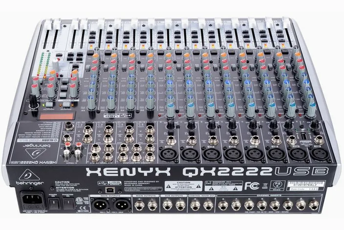 Behringer Xenyx QX2222USB, widok 3