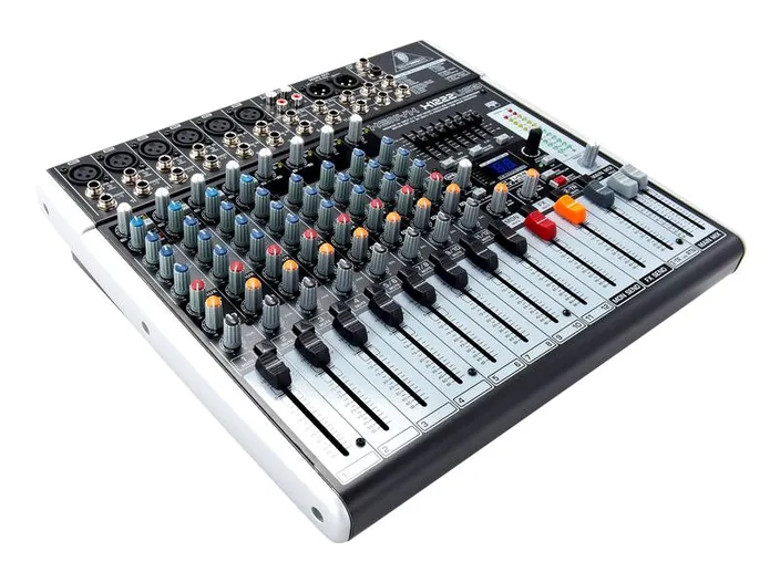 Behringer Xenyx X1222USB, widok 4