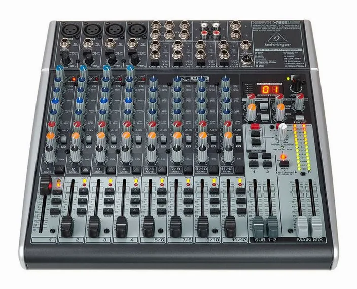 Behringer Xenyx X1622USB, widok 2
