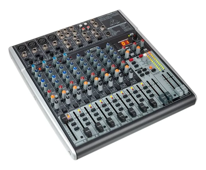 Behringer Xenyx X1622USB, widok 3