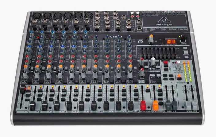Behringer Xenyx X1832USB, widok 2