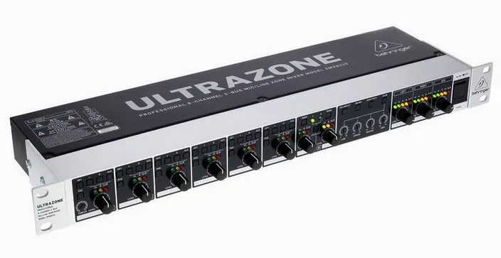 Behringer ZMX8210 V2 Ultrazone, widok 3