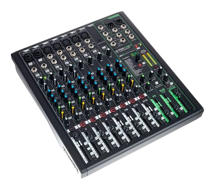 Mackie ProFX12v3, widok 3