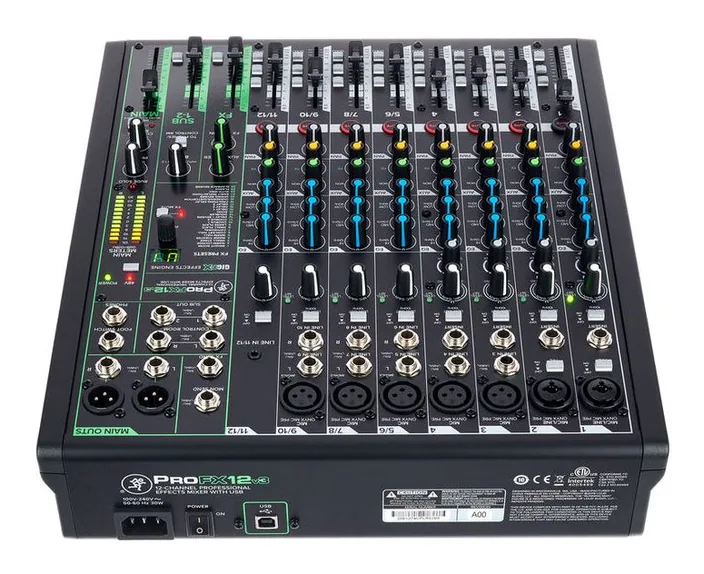 Mackie ProFX12v3, widok 4