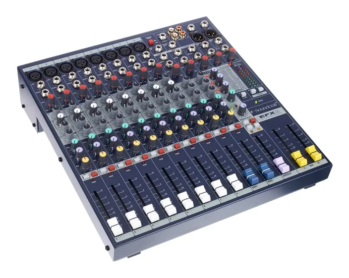 Soundcraft EFX8, widok 3