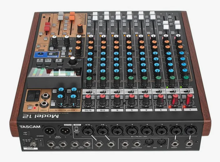 Tascam Model 12, widok 4