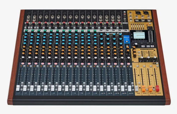 Tascam Model 24, widok 2