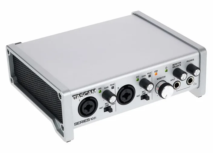 Tascam Series 102i, widok 3