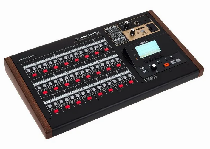 Tascam Studio Bridge, widok 3