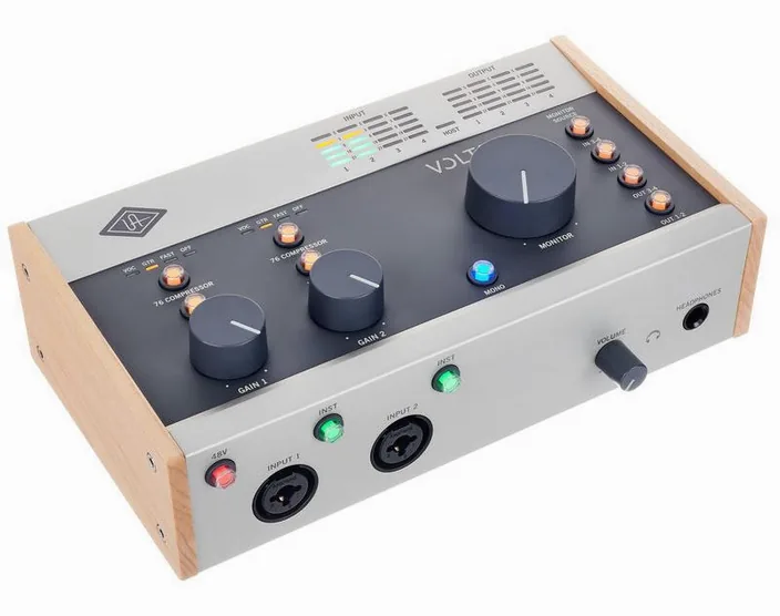 Universal Audio Volt 476 USB Recording Studio, widok 3