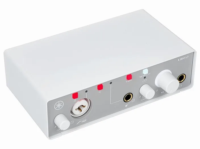 Yamaha UR12 MK3 White, widok 3