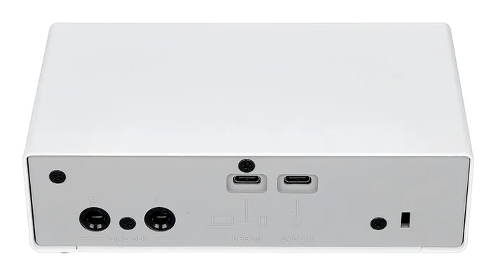 Yamaha UR12 MK3 White, widok 4