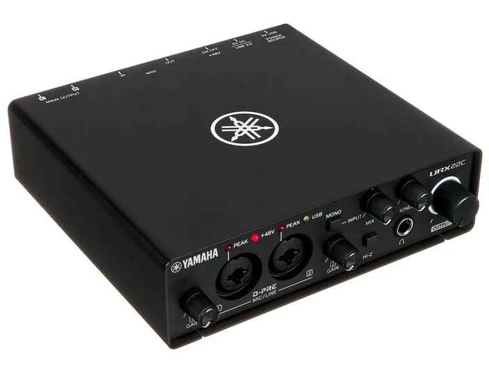 Yamaha URX22C, widok 3